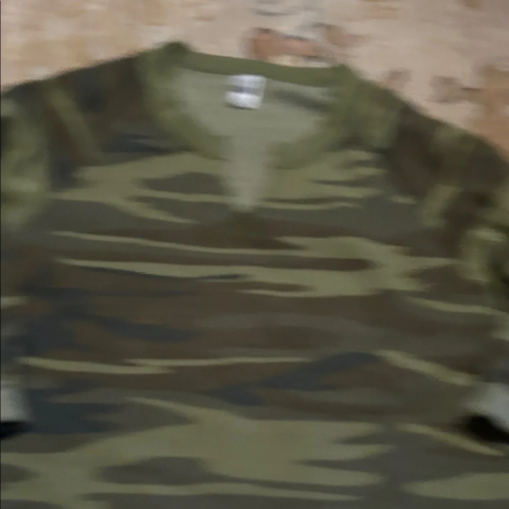 Women's Camouflage Sweatshirt Size Extra Small